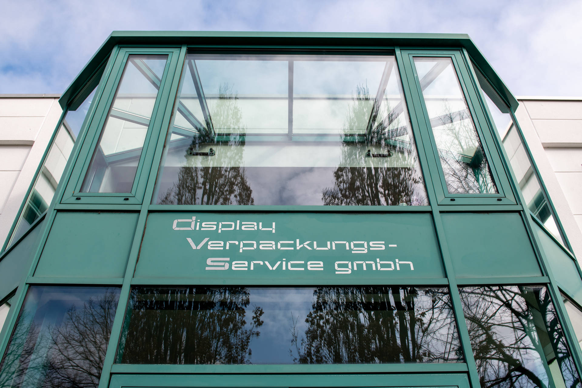 Fronteingang | DVS cap GmbH